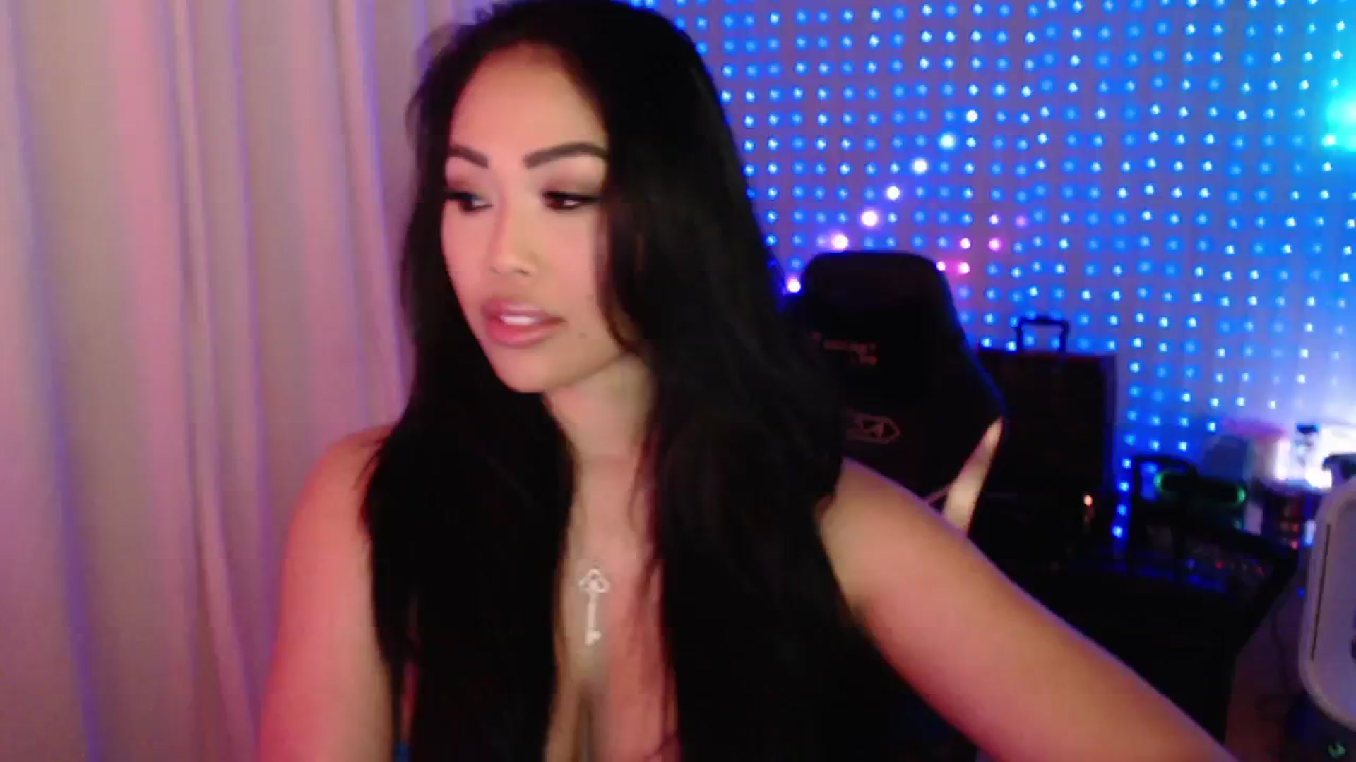 Gallery image thumbnail from SinCityVEE's myfreecams stream on, 07/20/2024, 08:54 image 7 of 20