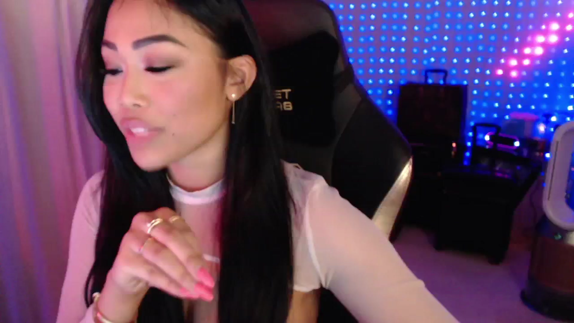 Gallery image thumbnail from SinCityVEE's myfreecams stream on, 07/21/2024, 08:57 image 12 of 20