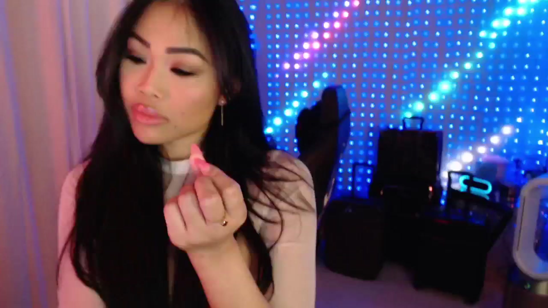 Gallery image thumbnail from SinCityVEE's myfreecams stream on, 07/21/2024, 10:10 image 14 of 20