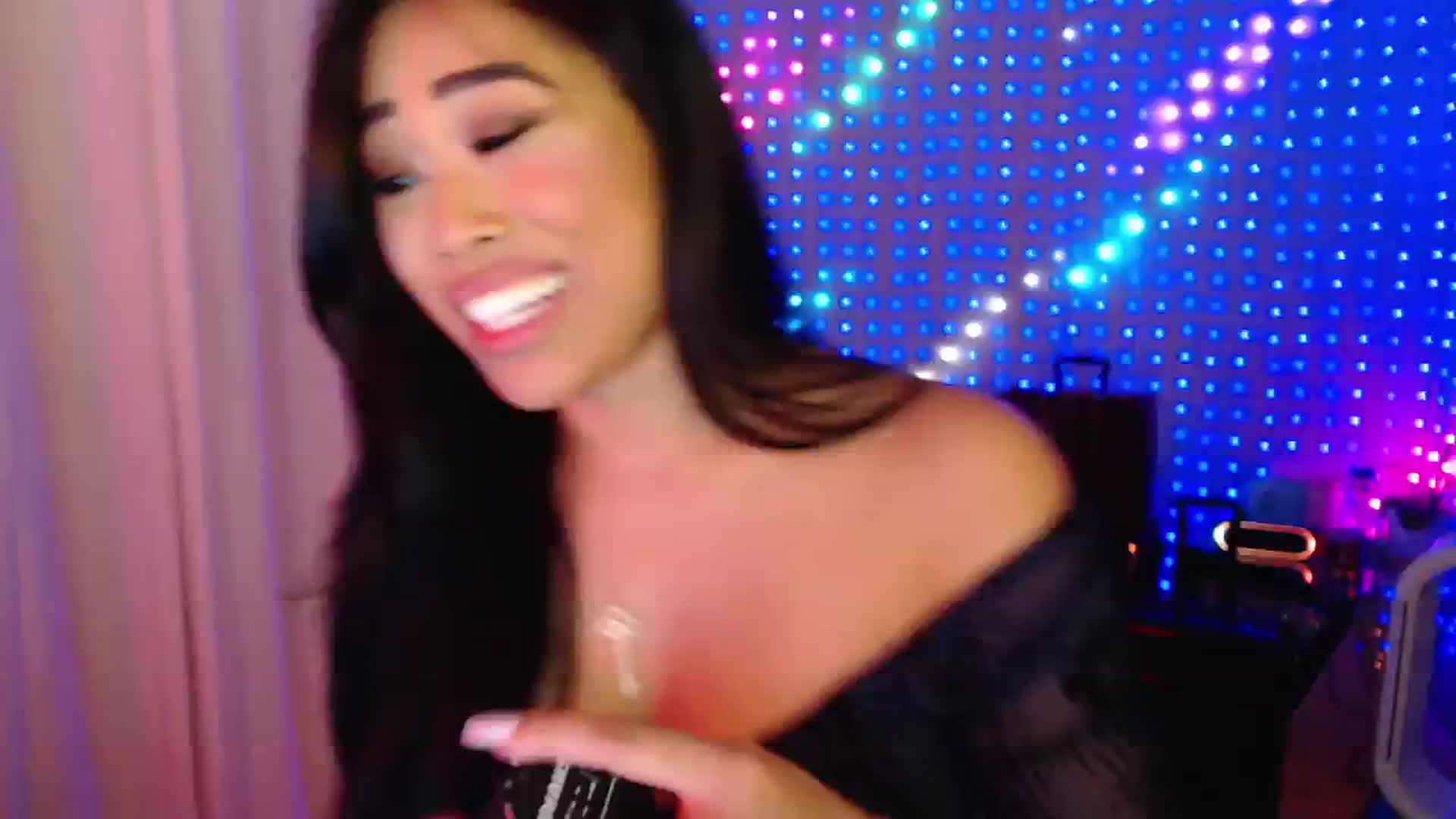 Gallery image thumbnail from SinCityVEE's myfreecams stream on, 07/27/2024, 08:39 image 8 of 20