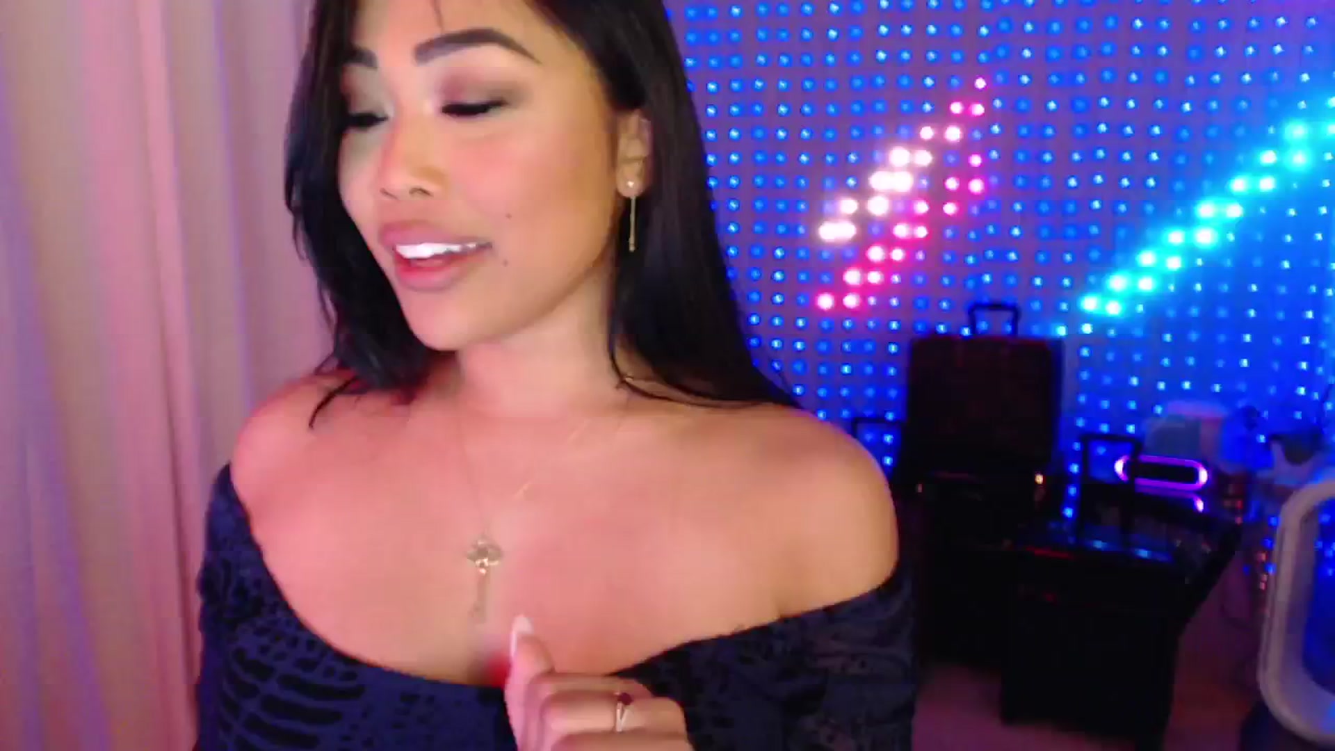 Gallery image thumbnail from SinCityVEE's myfreecams stream on, 07/27/2024, 08:39 image 13 of 20