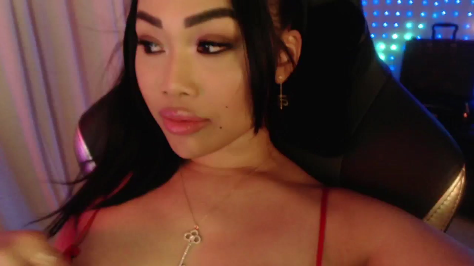 Gallery image thumbnail from SinCityVEE's myfreecams stream on, 07/31/2024, 09:25 image 10 of 20