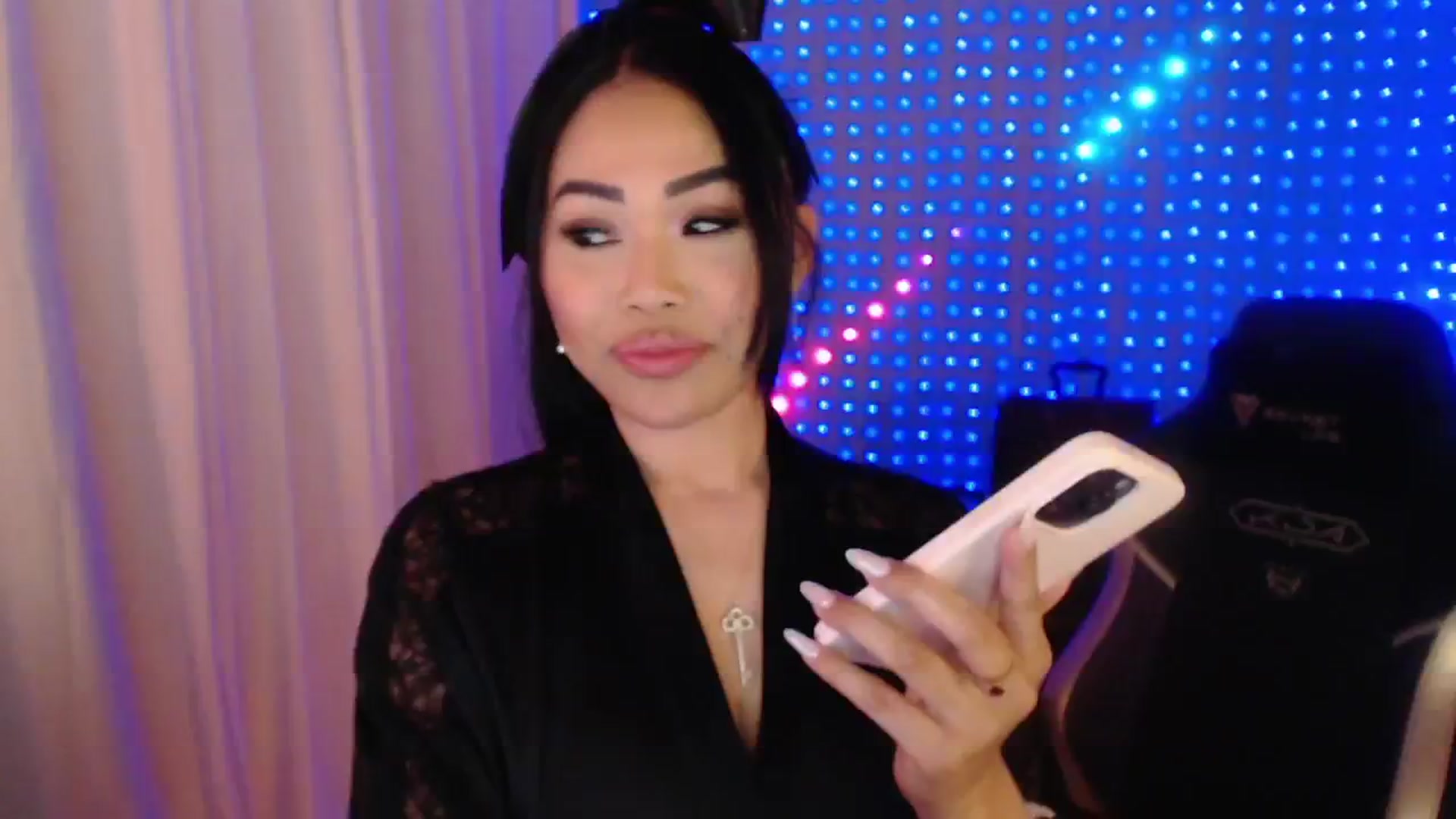 Gallery image thumbnail from SinCityVEE's myfreecams stream on, 07/31/2024, 09:25 image 4 of 20