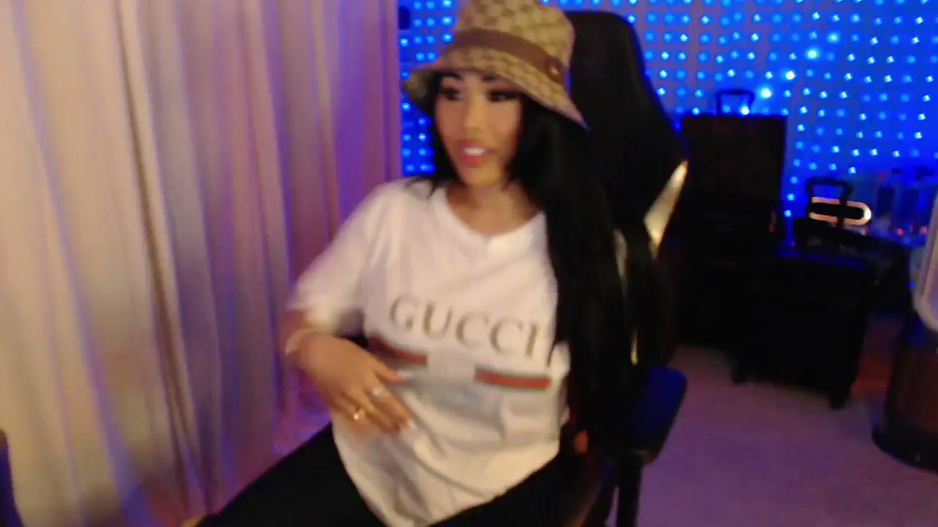 Gallery image thumbnail from SinCityVEE's myfreecams stream on, 08/03/2024, 09:57 image 6 of 20