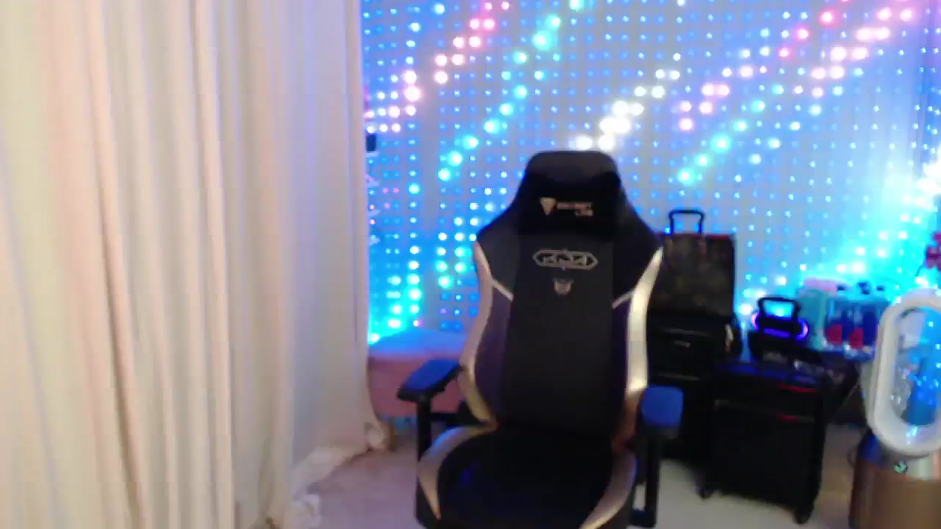 Gallery image thumbnail from SinCityVEE's myfreecams stream on, 08/04/2024, 11:42 image 8 of 20