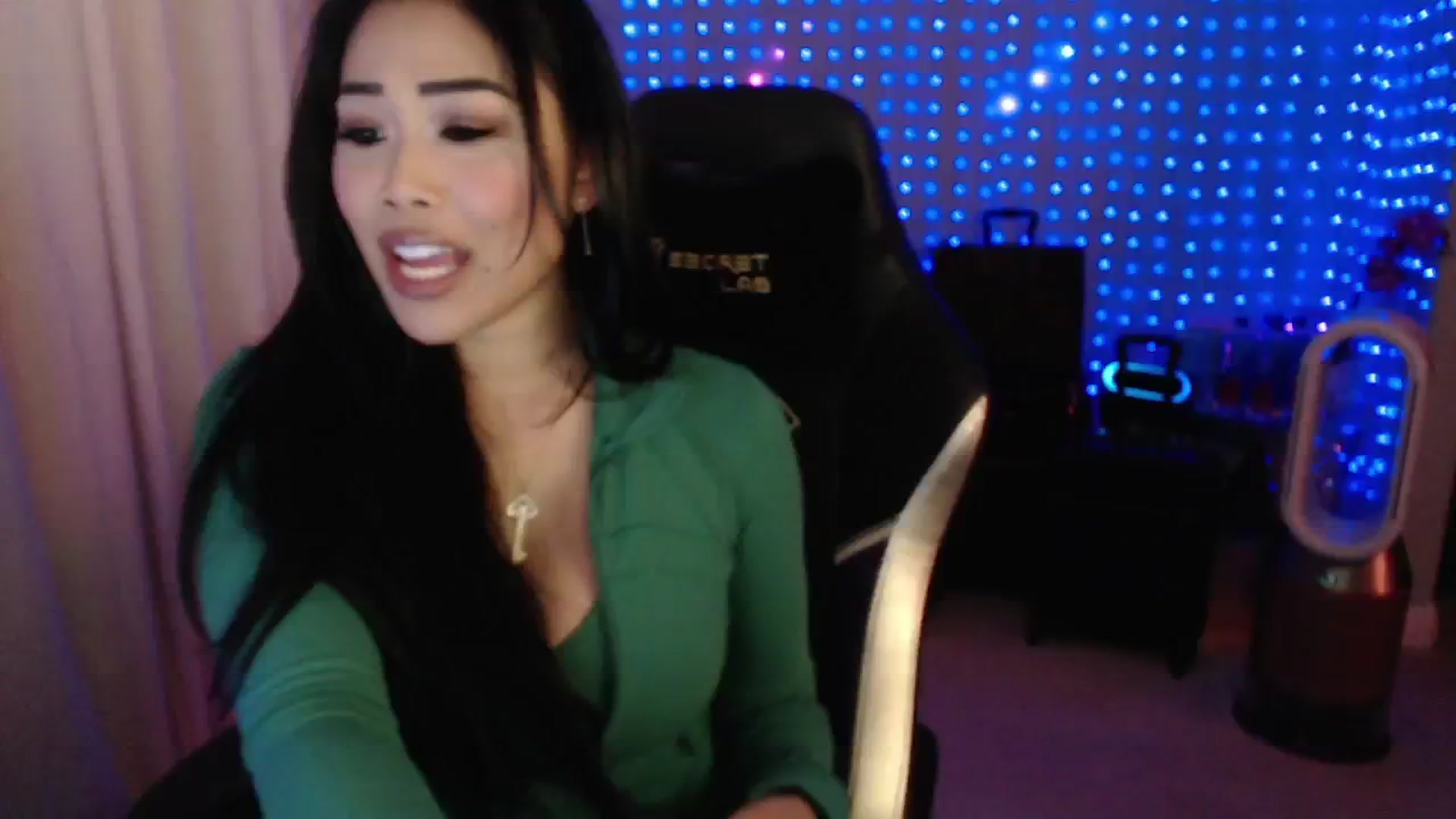 Gallery image thumbnail from SinCityVEE's myfreecams stream on, 08/05/2024, 06:04 image 2 of 20