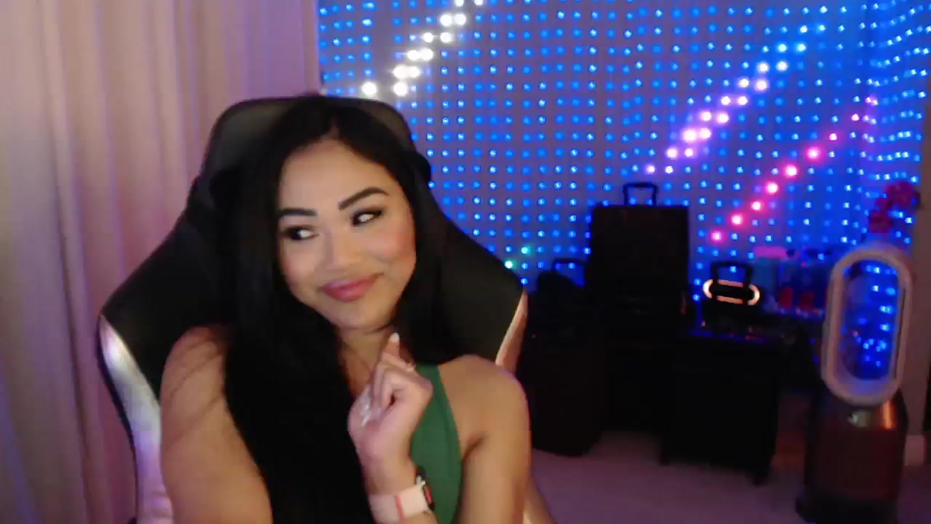 Gallery image thumbnail from SinCityVEE's myfreecams stream on, 08/05/2024, 07:46 image 10 of 20