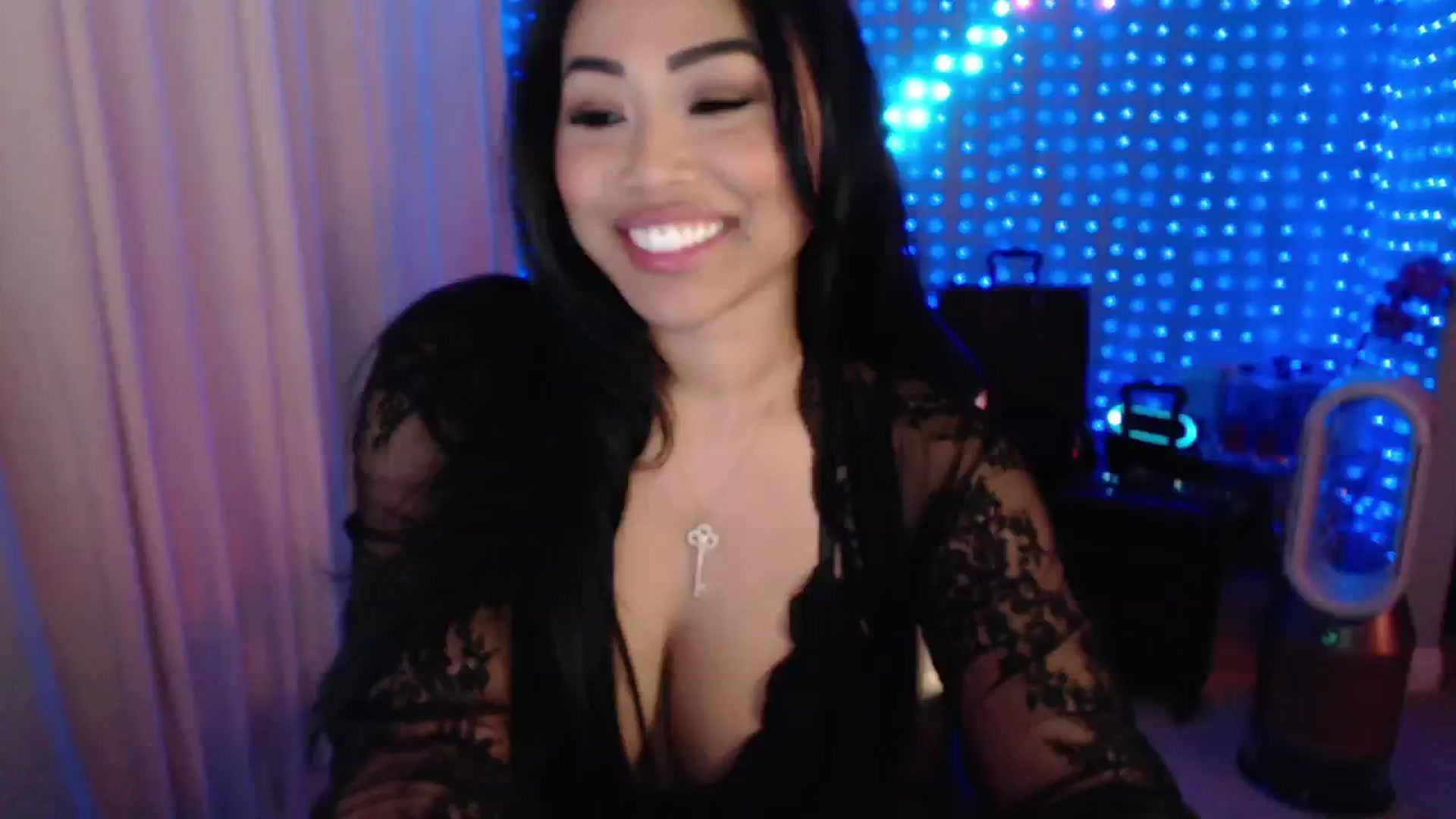 Gallery image thumbnail from SinCityVEE's myfreecams stream on, 08/05/2024, 09:34 image 14 of 20