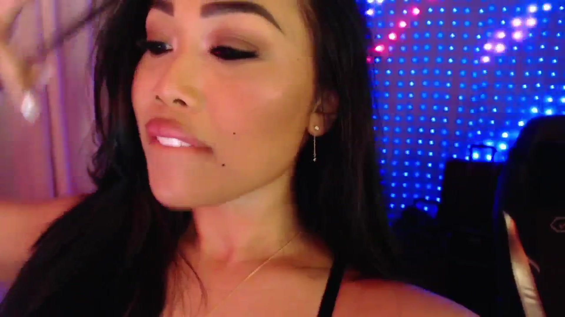 Gallery image thumbnail from SinCityVEE's myfreecams stream on, 08/05/2024, 11:12 image 8 of 20