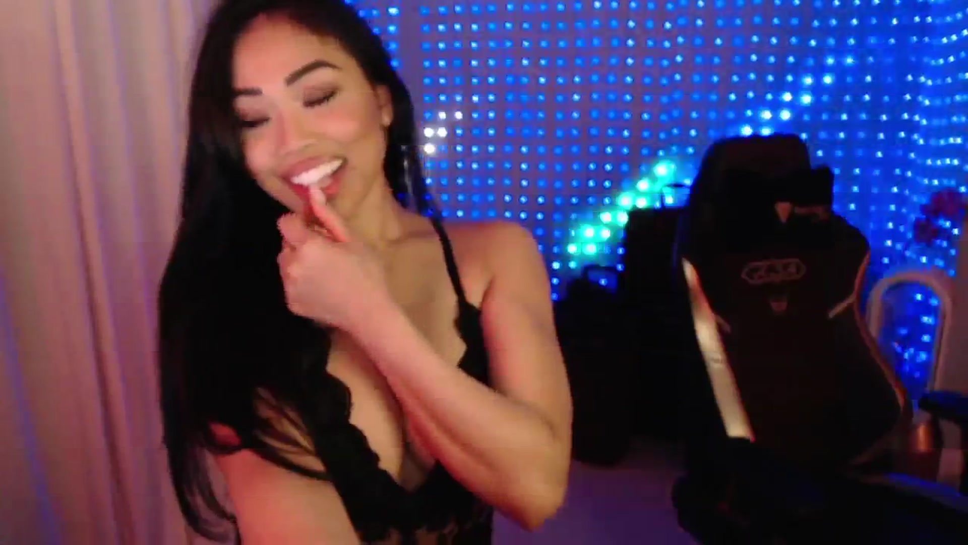 Gallery image thumbnail from SinCityVEE's myfreecams stream on, 08/05/2024, 11:12 image 6 of 20