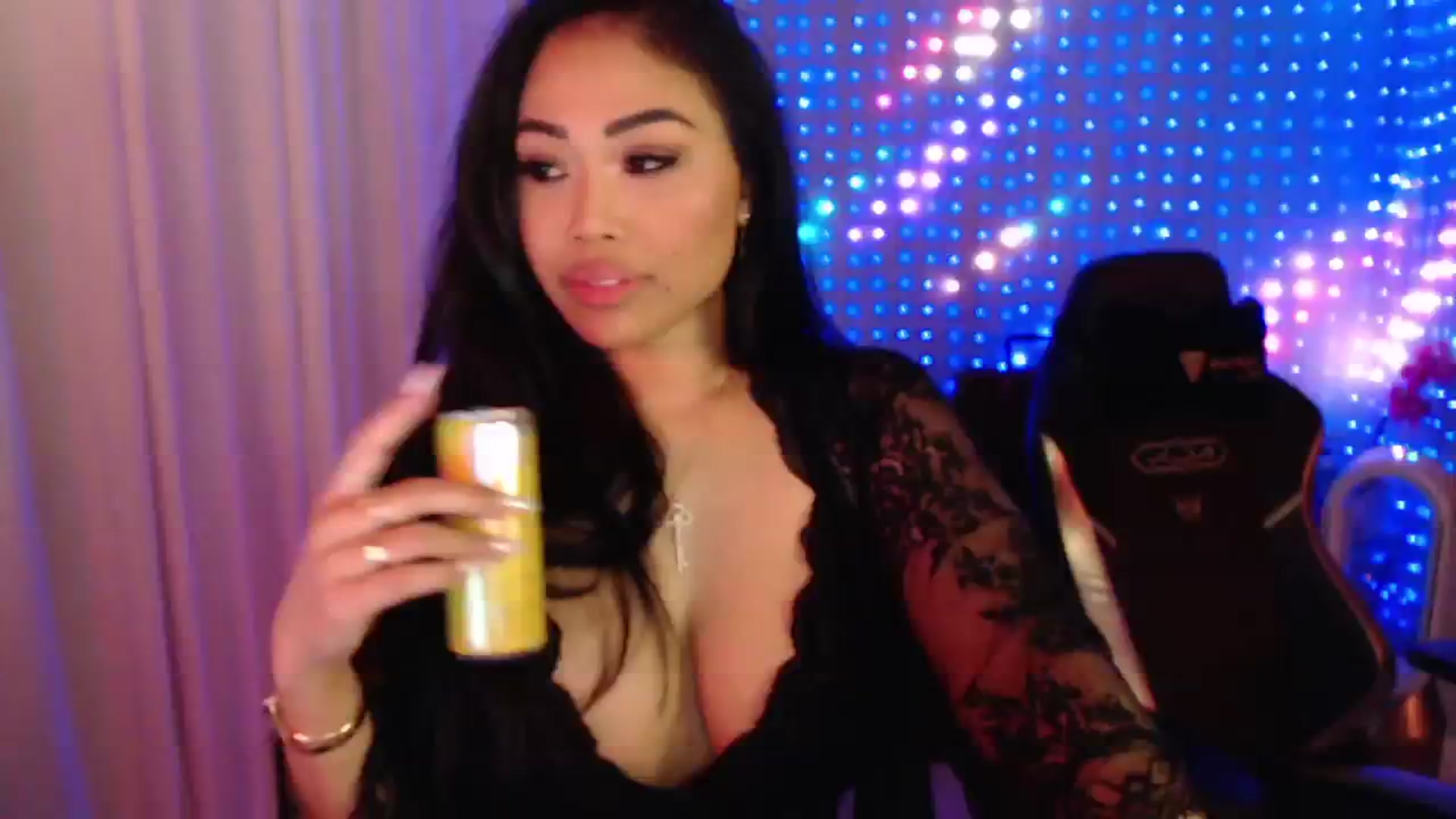 Gallery image thumbnail from SinCityVEE's myfreecams stream on, 08/05/2024, 11:57 image 12 of 20
