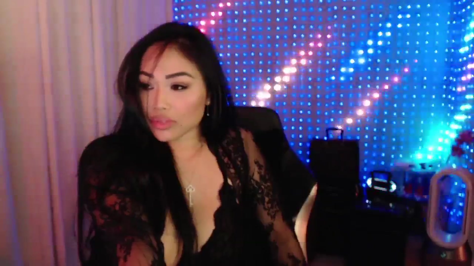 Gallery image thumbnail from SinCityVEE's myfreecams stream on, 08/05/2024, 12:31 image 13 of 20