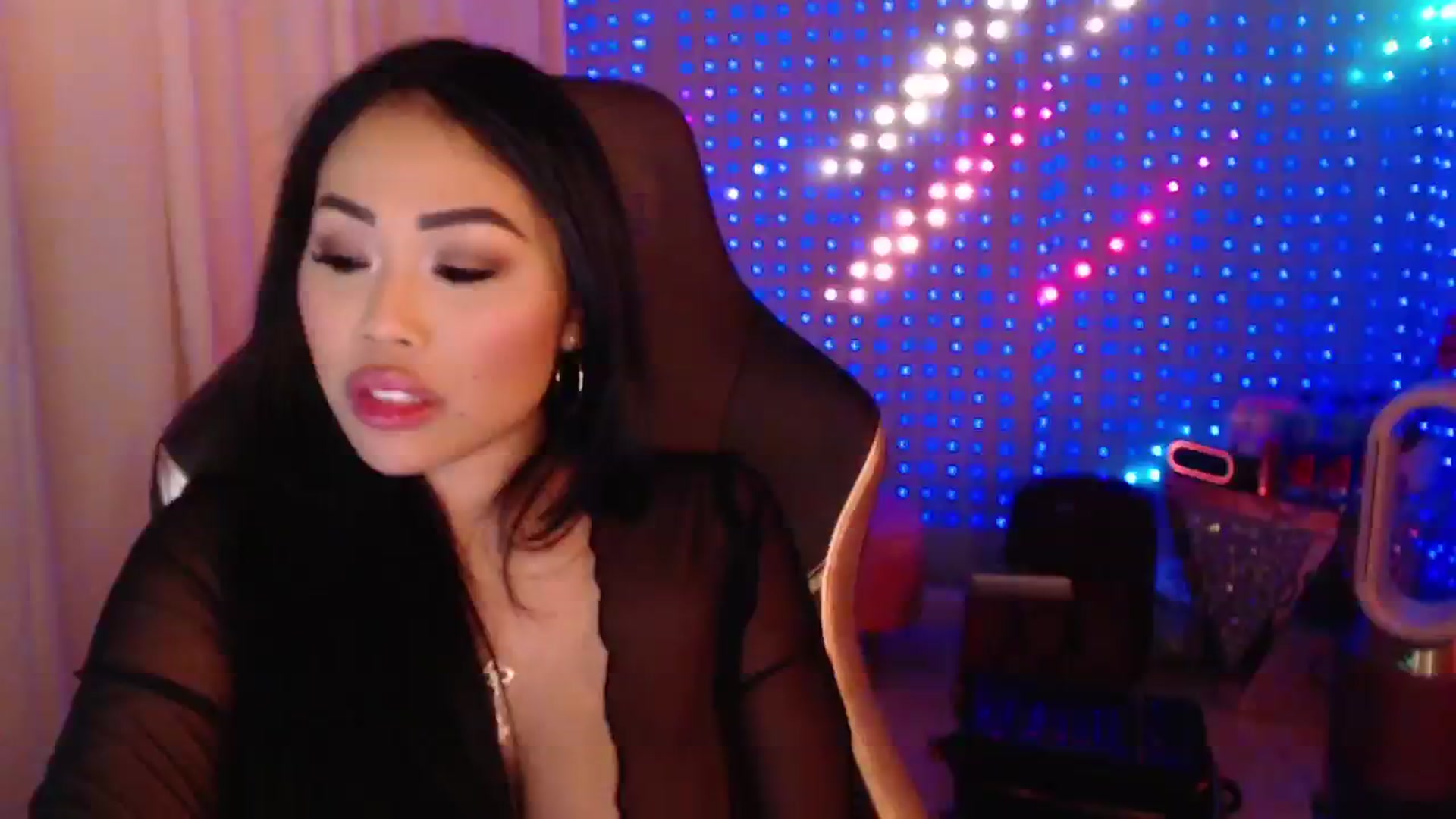 Gallery image thumbnail from SinCityVEE's myfreecams stream on, 08/17/2024, 10:08 image 16 of 20