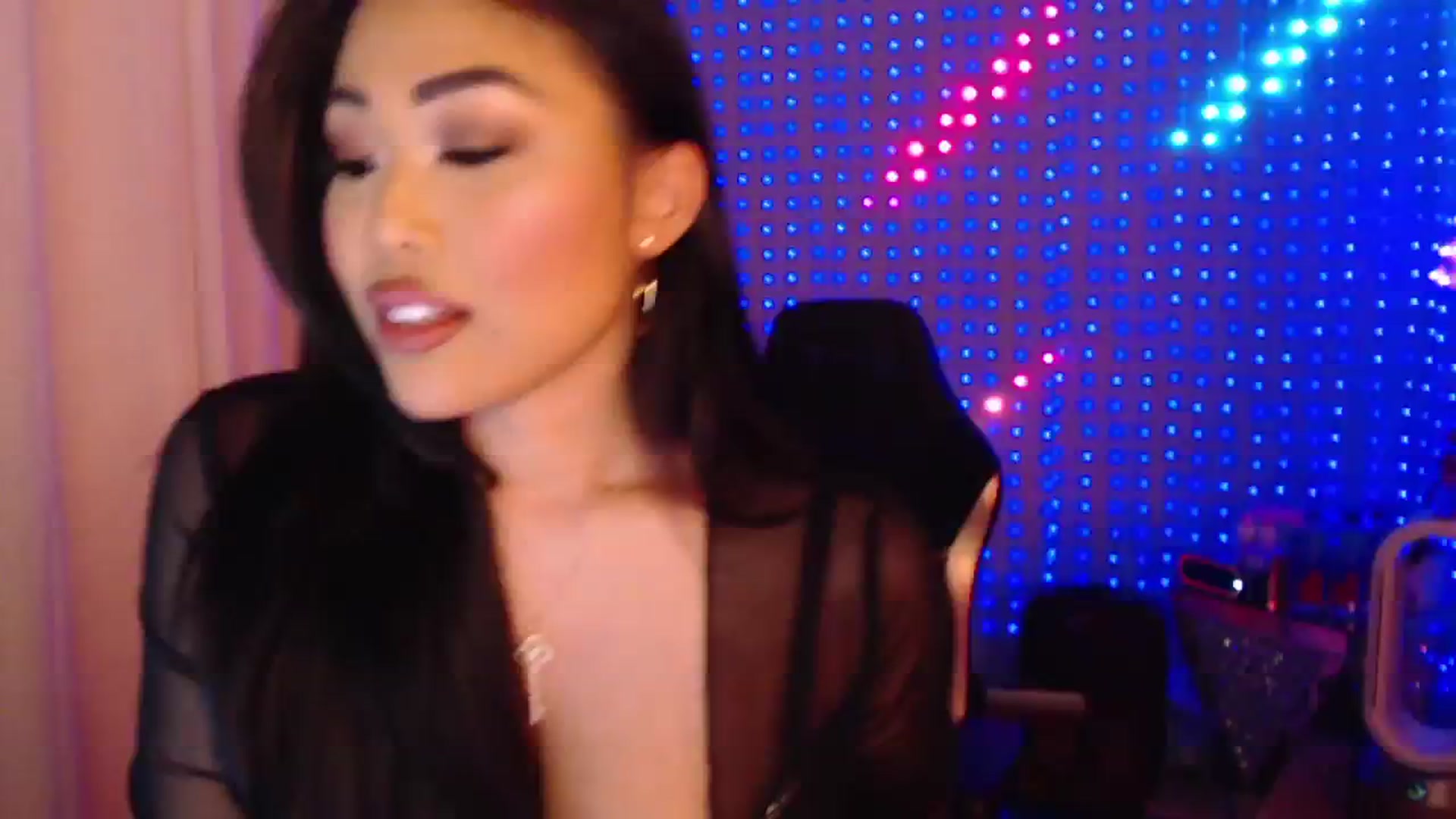 Gallery image thumbnail from SinCityVEE's myfreecams stream on, 08/17/2024, 10:08 image 5 of 20