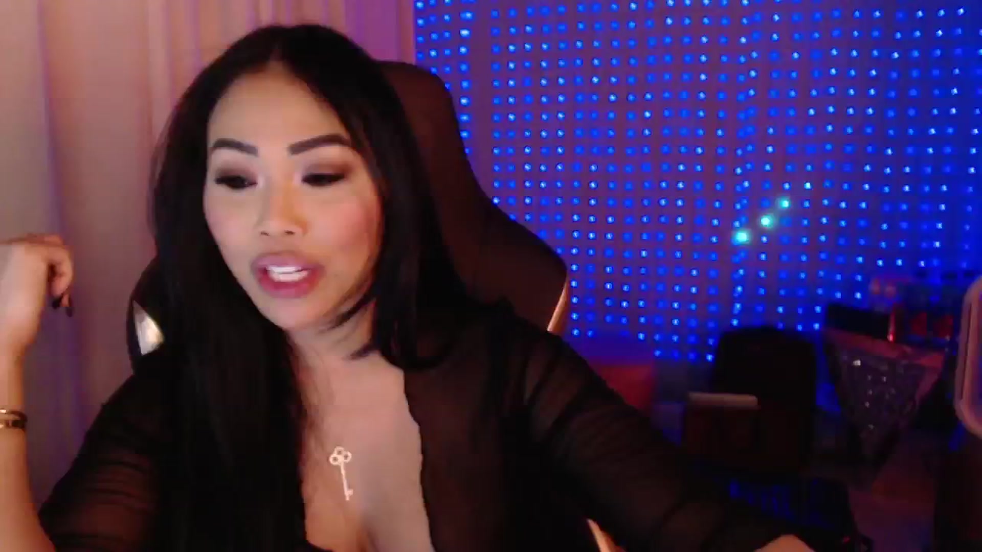 Gallery image thumbnail from SinCityVEE's myfreecams stream on, 08/17/2024, 10:08 image 15 of 20