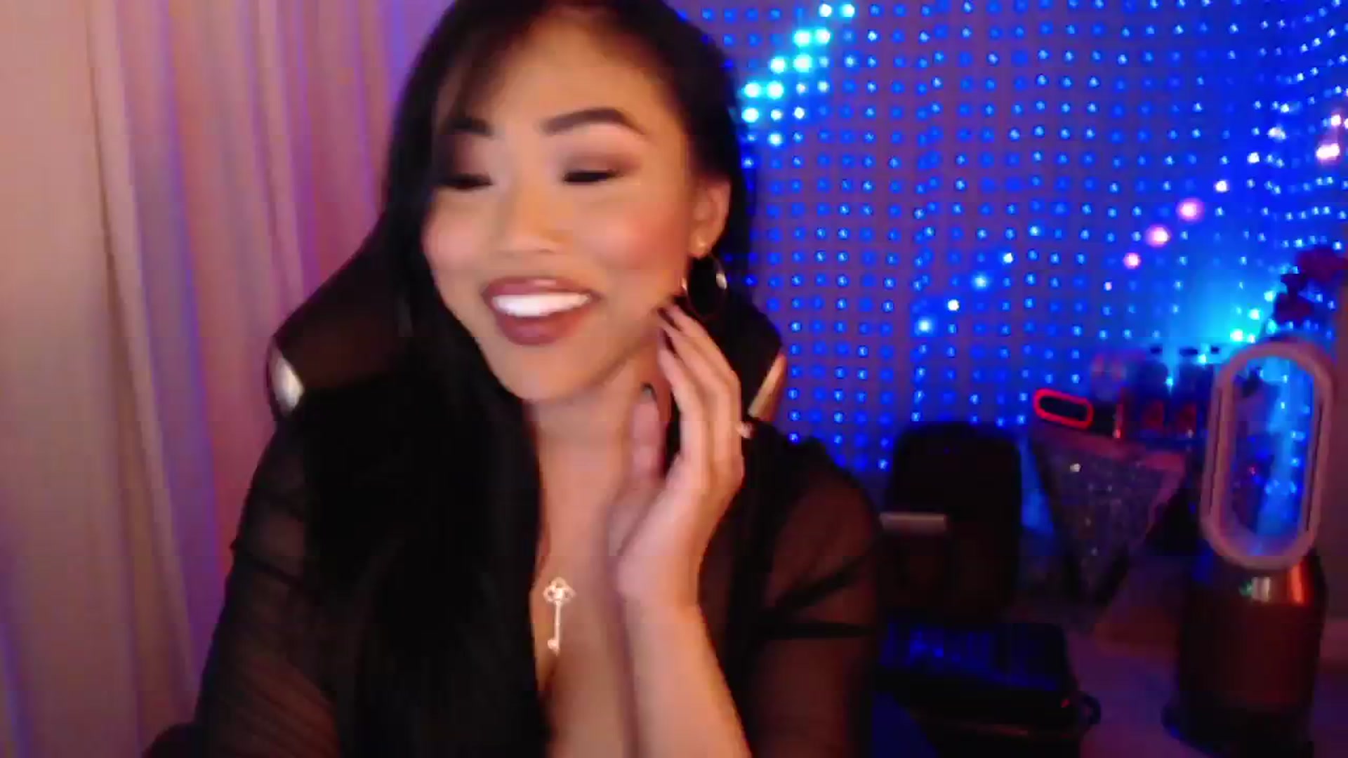 Gallery image thumbnail from SinCityVEE's myfreecams stream on, 08/17/2024, 10:08 image 2 of 20