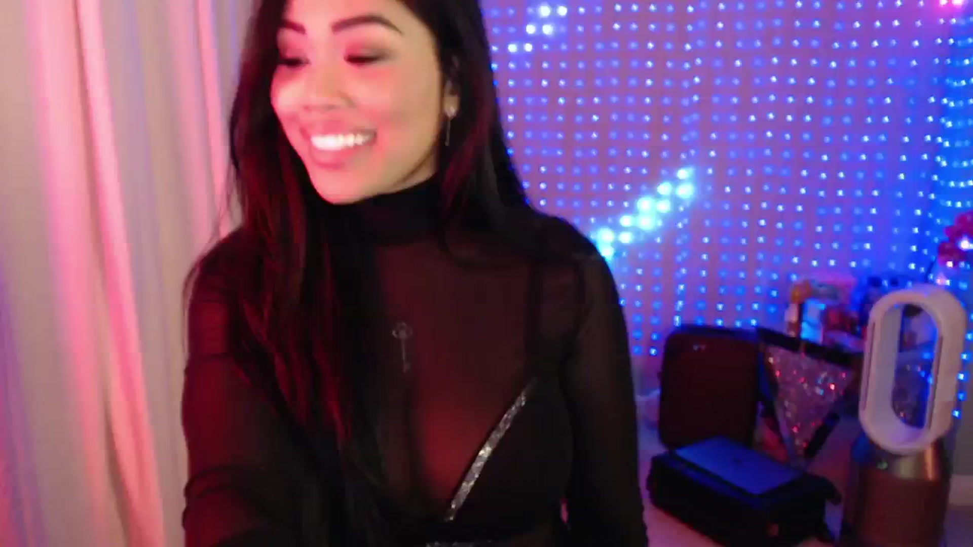 Gallery image thumbnail from SinCityVEE's myfreecams stream on, 08/24/2024, 14:55 image 12 of 20