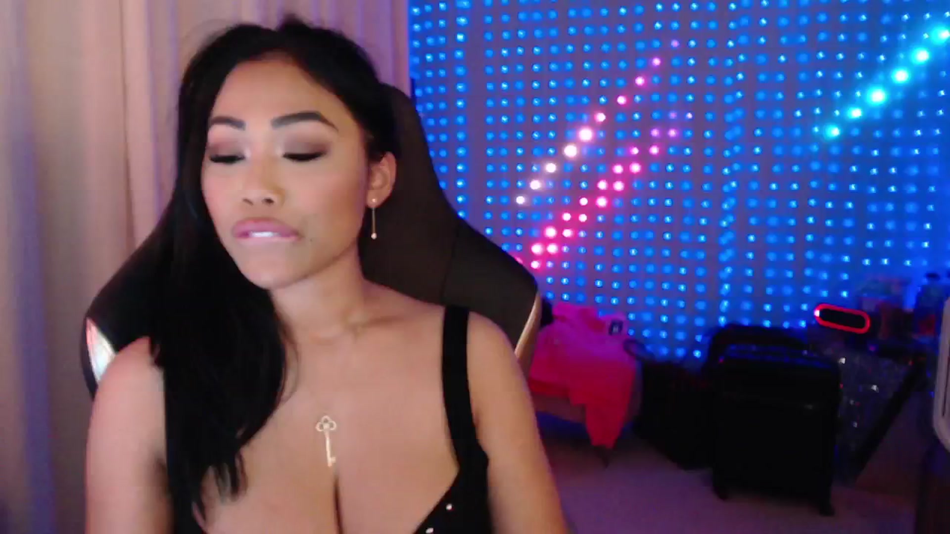 Gallery image thumbnail from SinCityVEE's myfreecams stream on, 09/02/2024, 10:06 image 19 of 20