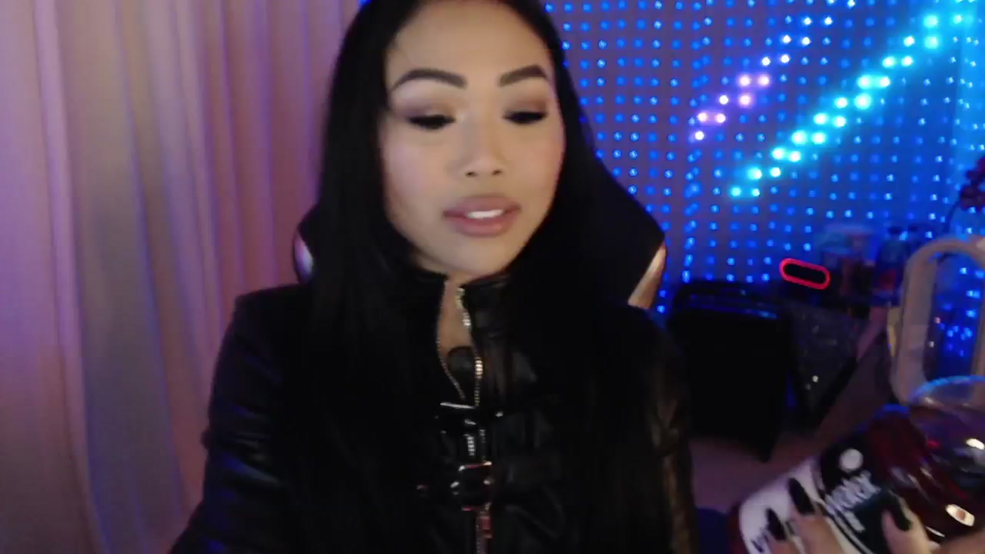 Gallery image thumbnail from SinCityVEE's myfreecams stream on, 09/03/2024, 11:37 image 2 of 20