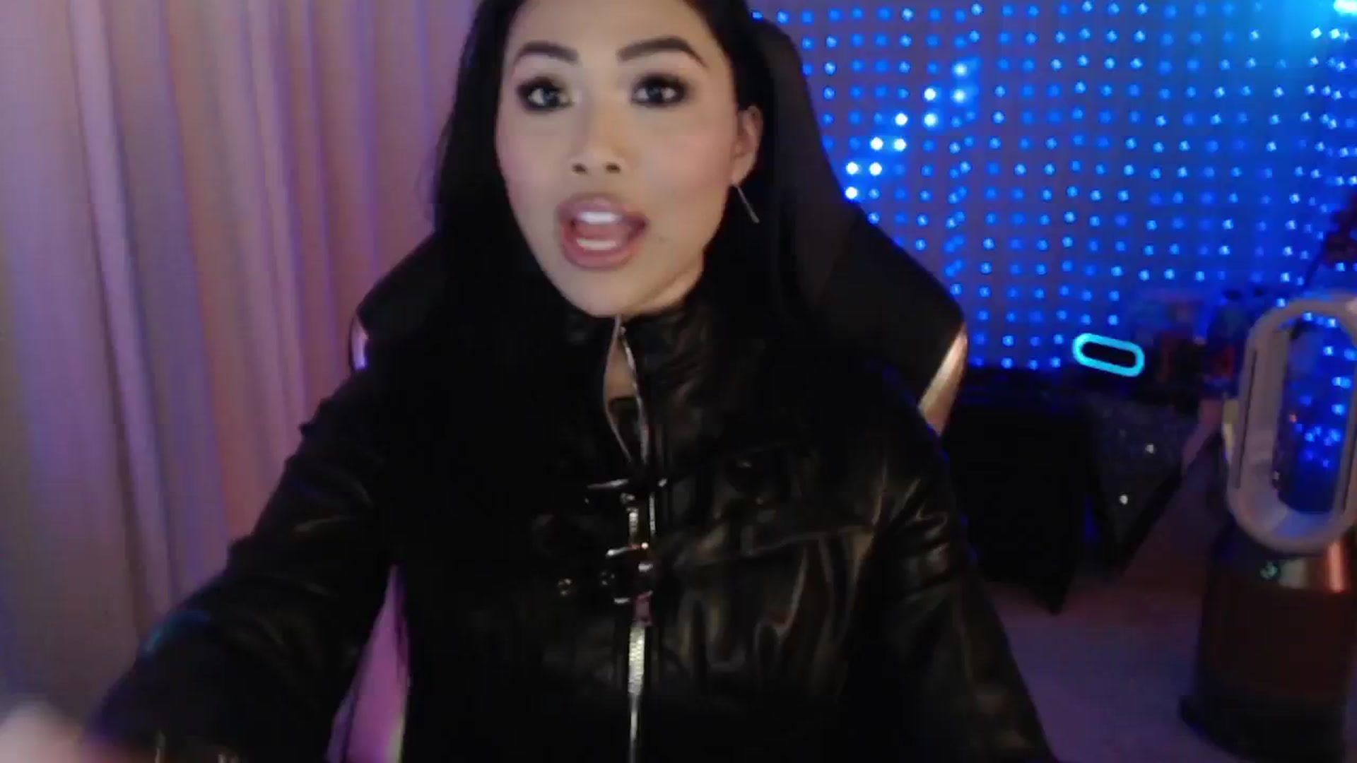 Gallery image thumbnail from SinCityVEE's myfreecams stream on, 09/03/2024, 11:37 image 3 of 20