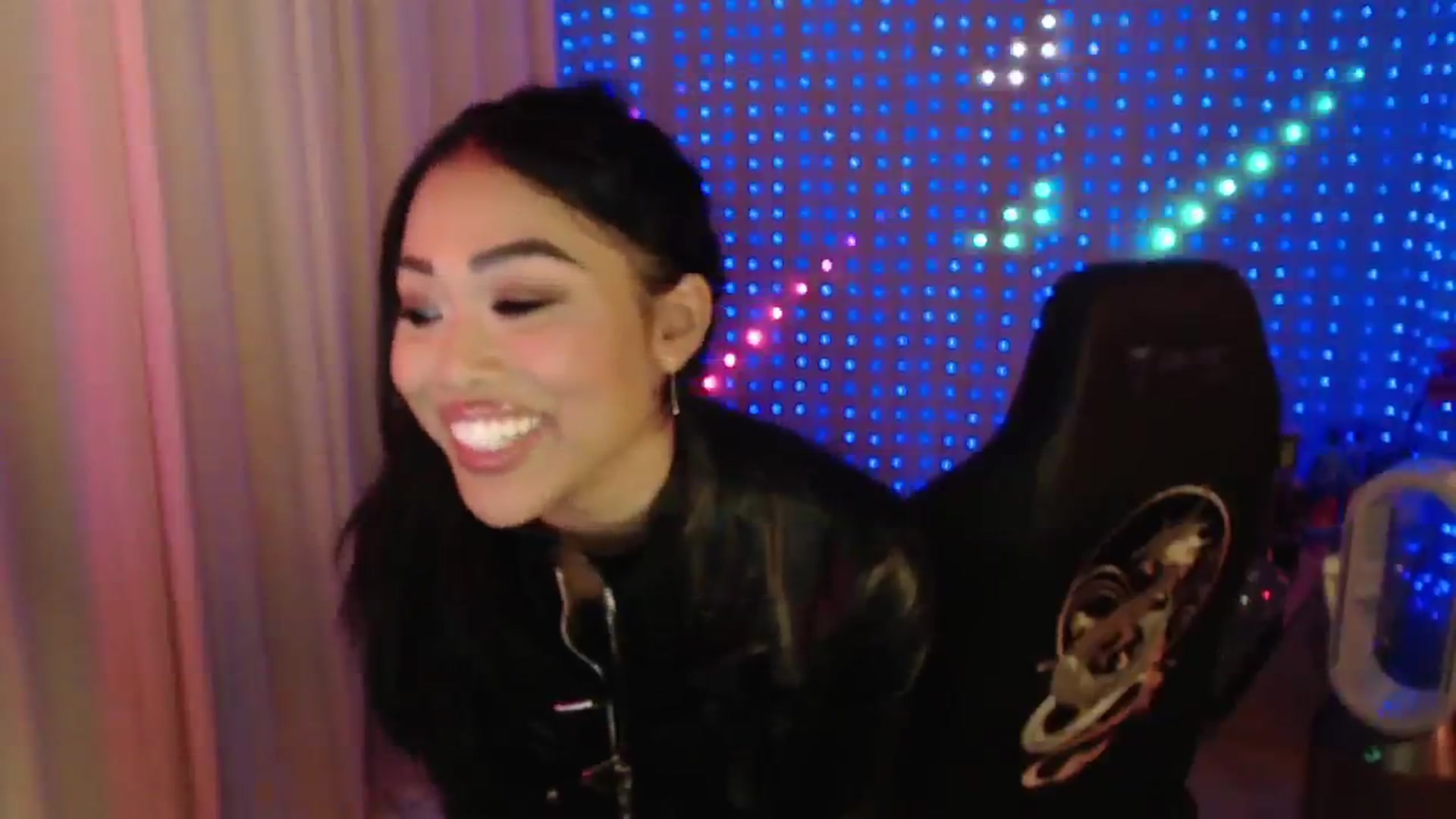 Gallery image thumbnail from SinCityVEE's myfreecams stream on, 09/03/2024, 11:37 image 6 of 20