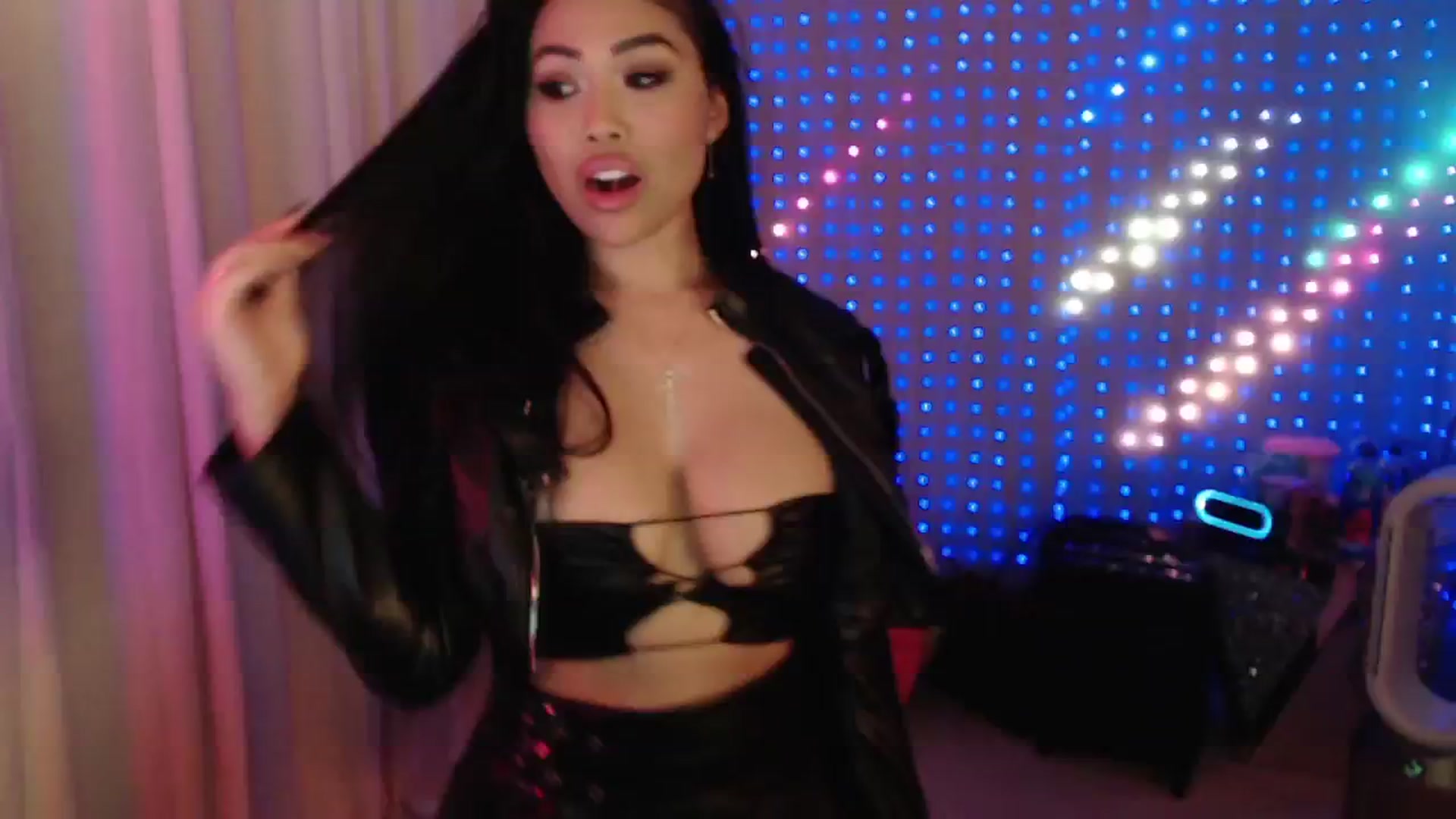 Gallery image thumbnail from SinCityVEE's myfreecams stream on, 09/03/2024, 11:43 image 9 of 20