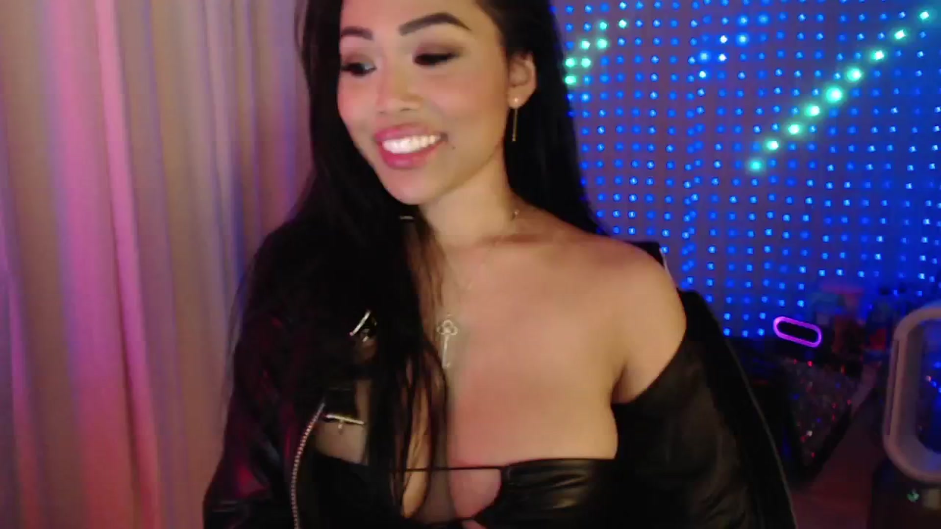 Gallery image thumbnail from SinCityVEE's myfreecams stream on, 09/03/2024, 11:43 image 5 of 20