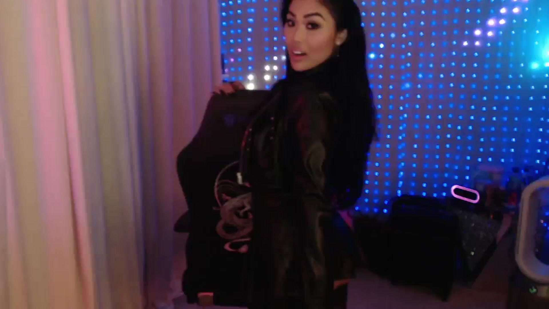 Gallery image thumbnail from SinCityVEE's myfreecams stream on, 09/03/2024, 11:43 image 10 of 20
