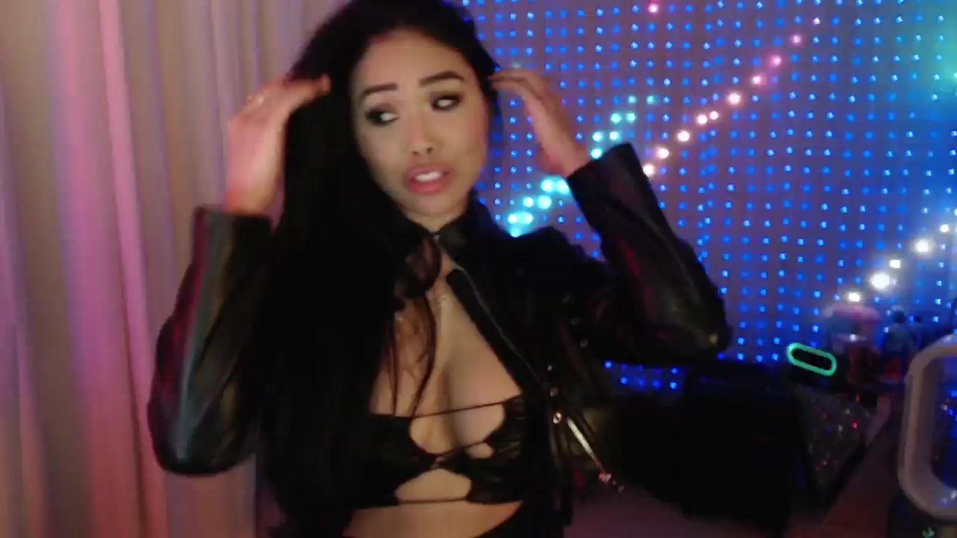 Gallery image thumbnail from SinCityVEE's myfreecams stream on, 09/03/2024, 11:43 image 14 of 20