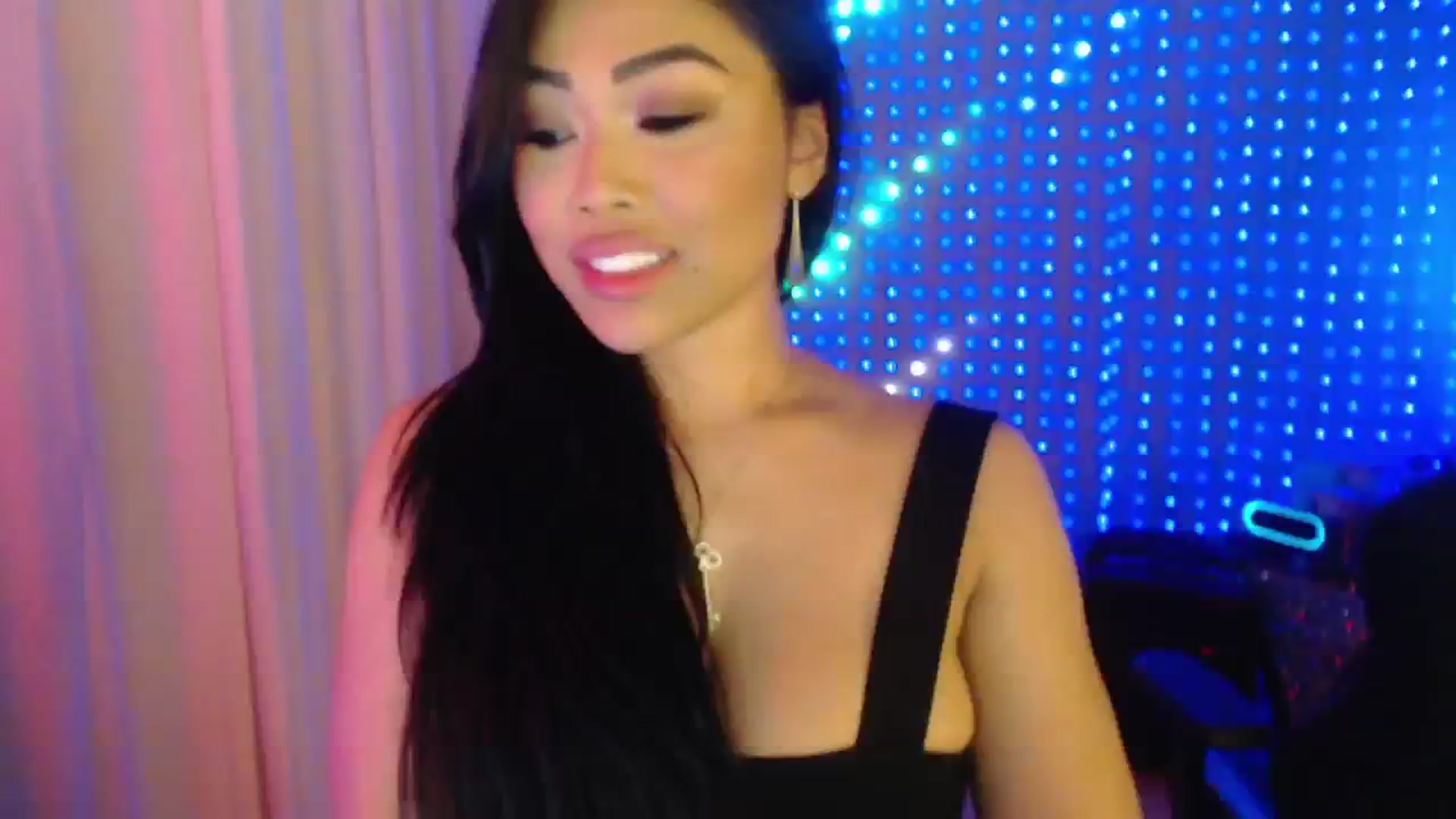 Gallery image thumbnail from SinCityVEE's myfreecams stream on, 09/04/2024, 10:39 image 12 of 20