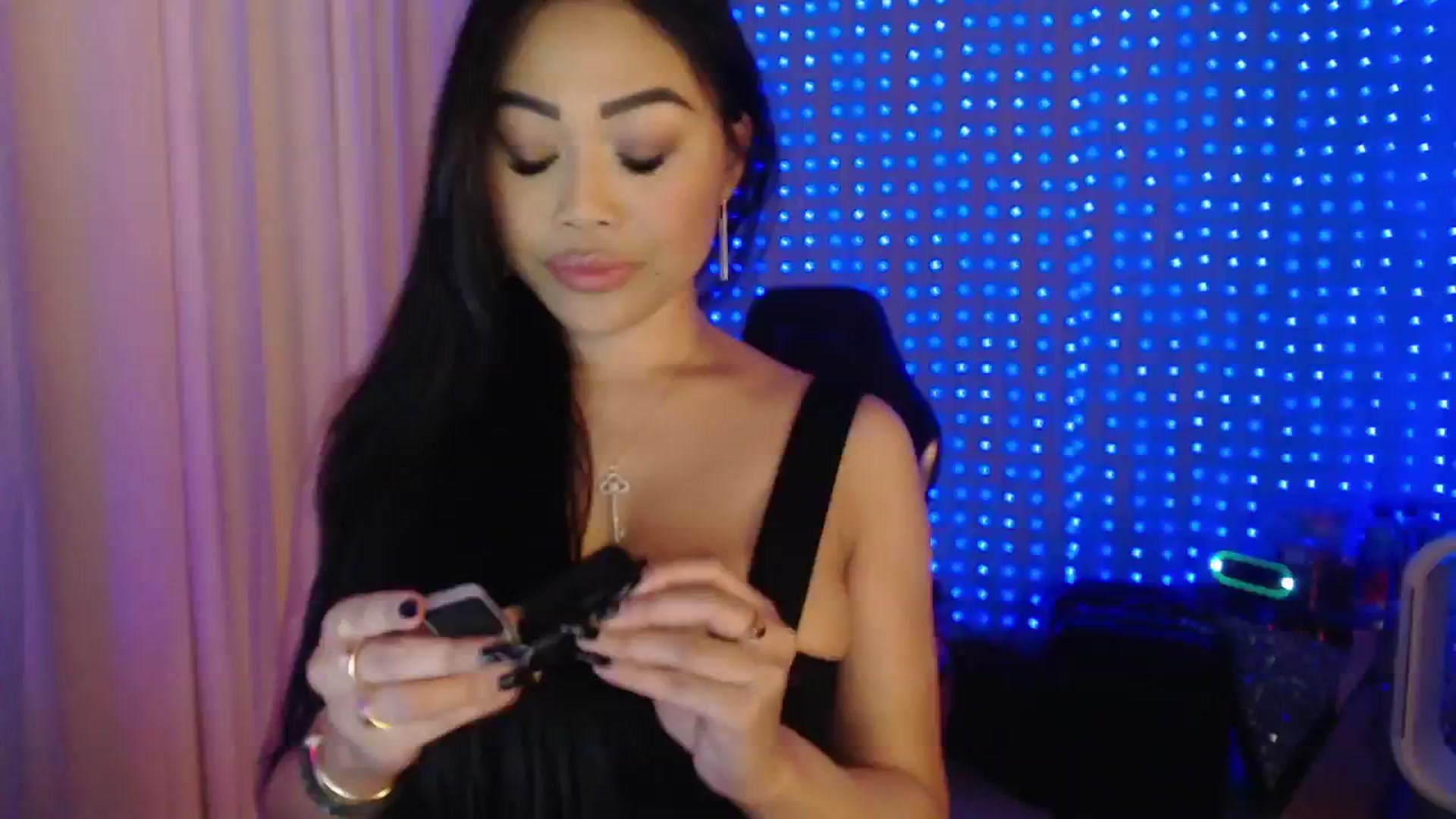 Gallery image thumbnail from SinCityVEE's myfreecams stream on, 09/04/2024, 10:39 image 3 of 20