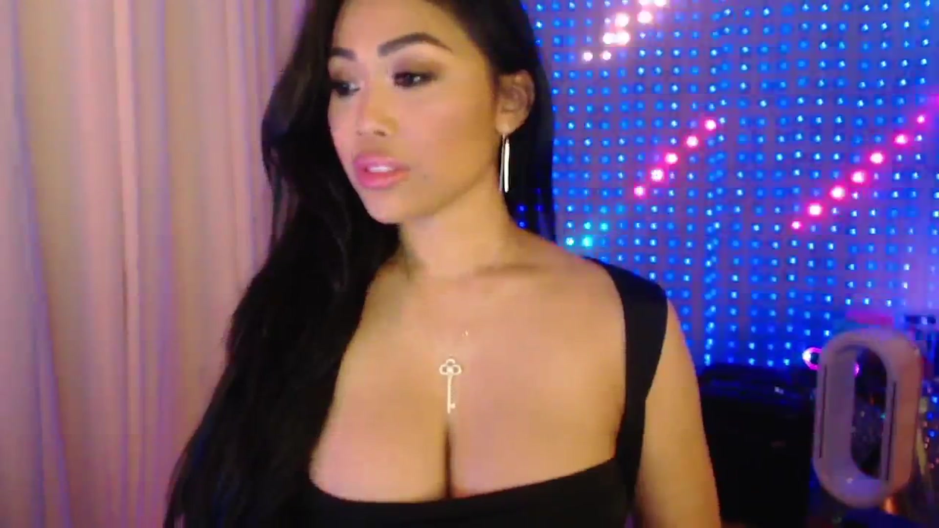 Gallery image thumbnail from SinCityVEE's myfreecams stream on, 09/05/2024, 10:40 image 15 of 20