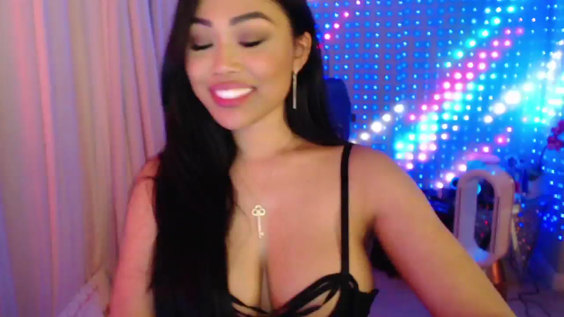Gallery image thumbnail from SinCityVEE's myfreecams stream on, 09/06/2024, 10:50 image 19 of 20