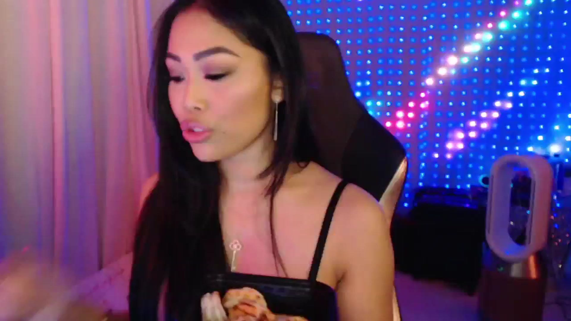 Gallery image thumbnail from SinCityVEE's myfreecams stream on, 09/06/2024, 10:50 image 5 of 20