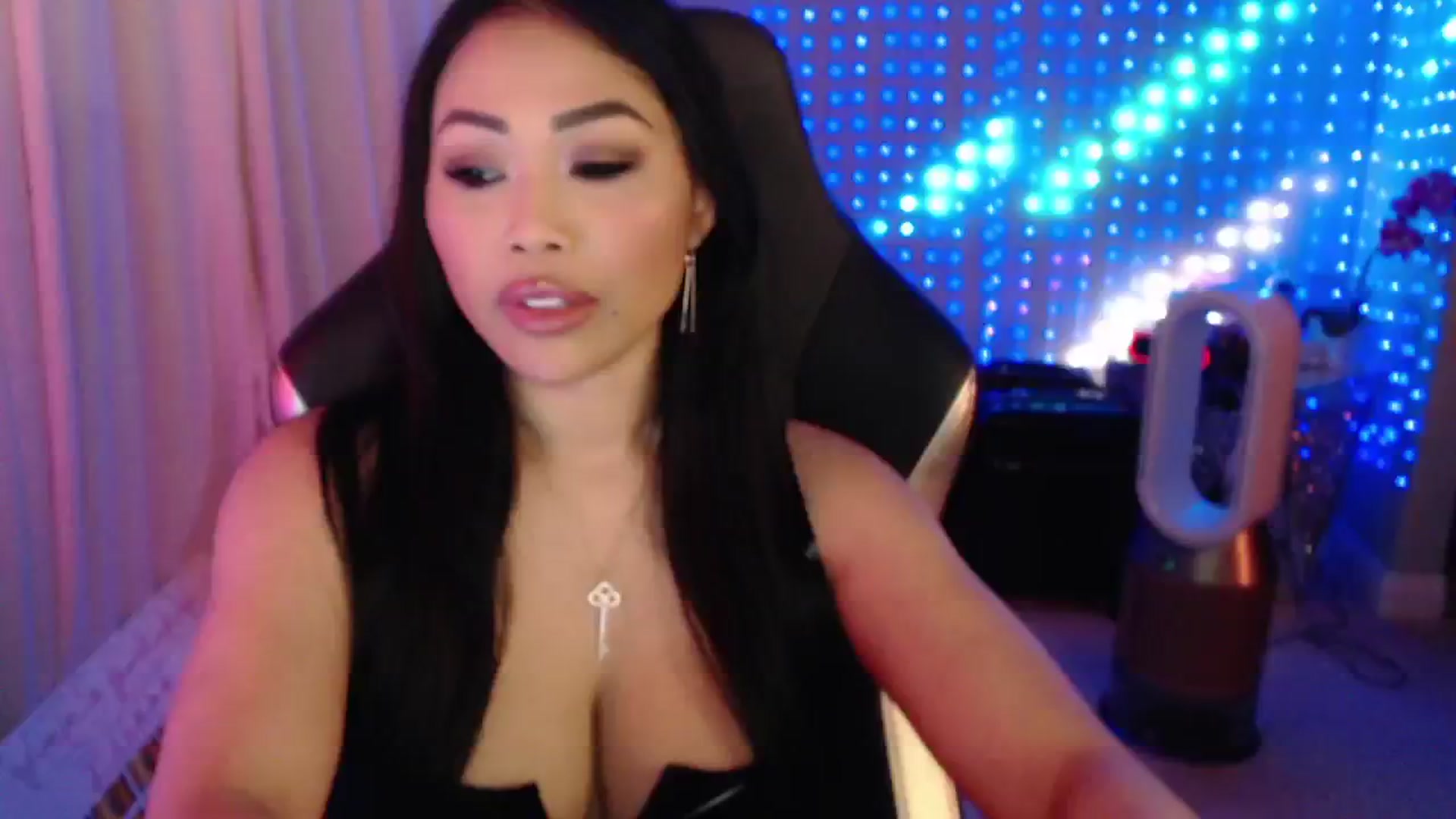 Gallery image thumbnail from SinCityVEE's myfreecams stream on, 09/07/2024, 05:22 image 15 of 20