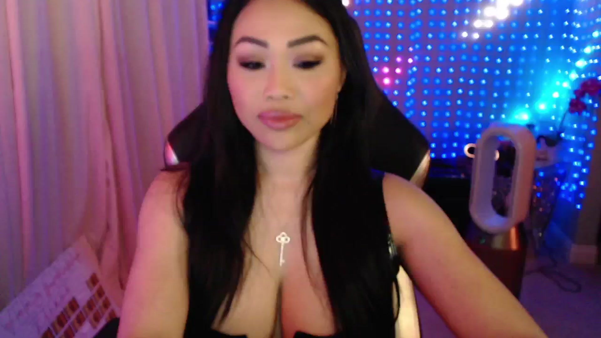 Gallery image thumbnail from SinCityVEE's myfreecams stream on, 09/07/2024, 05:22 image 20 of 20