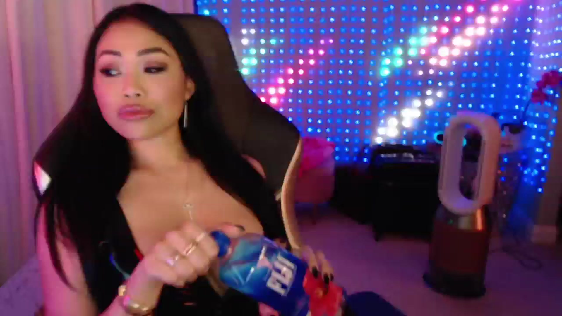 Gallery image thumbnail from SinCityVEE's myfreecams stream on, 09/07/2024, 05:22 image 14 of 20