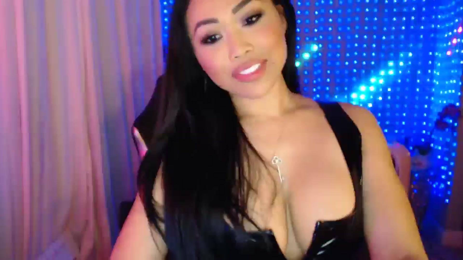 Gallery image thumbnail from SinCityVEE's myfreecams stream on, 09/07/2024, 06:38 image 11 of 20