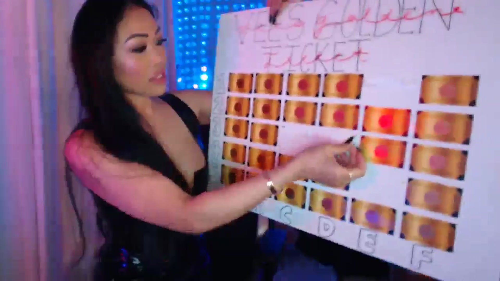 Gallery image thumbnail from SinCityVEE's myfreecams stream on, 09/07/2024, 06:38 image 15 of 20