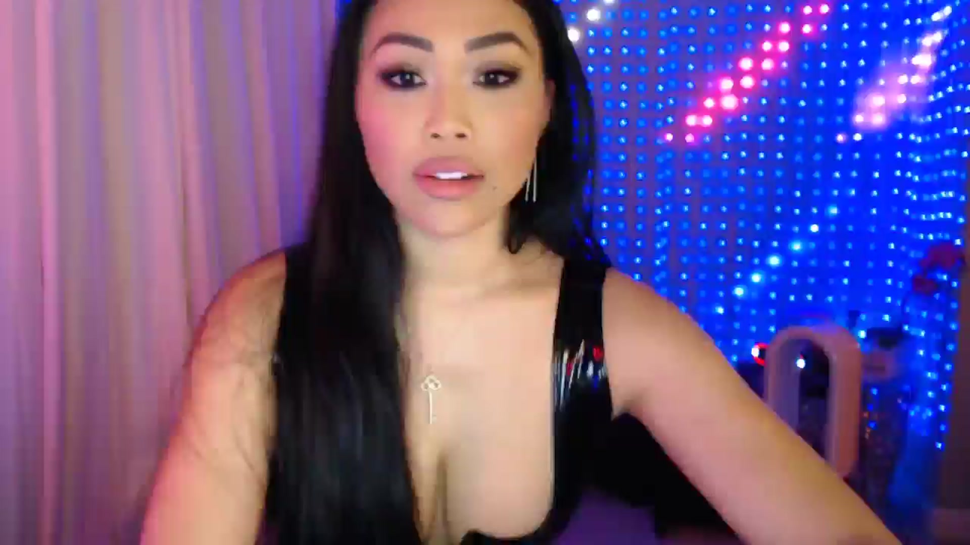 Gallery image thumbnail from SinCityVEE's myfreecams stream on, 09/07/2024, 06:38 image 16 of 20