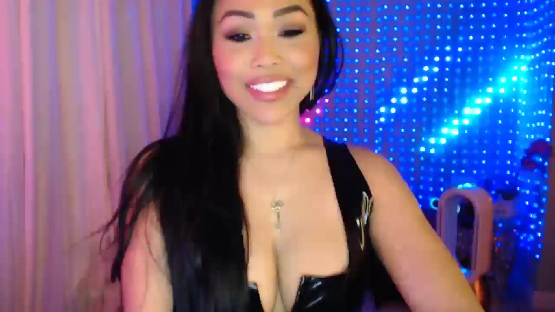 Gallery image thumbnail from SinCityVEE's myfreecams stream on, 09/07/2024, 06:38 image 19 of 20