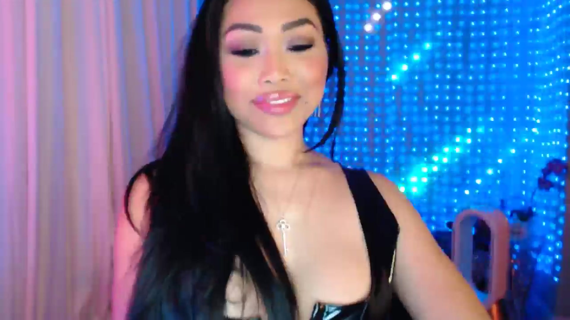 Gallery image thumbnail from SinCityVEE's myfreecams stream on, 09/07/2024, 06:59 image 13 of 20