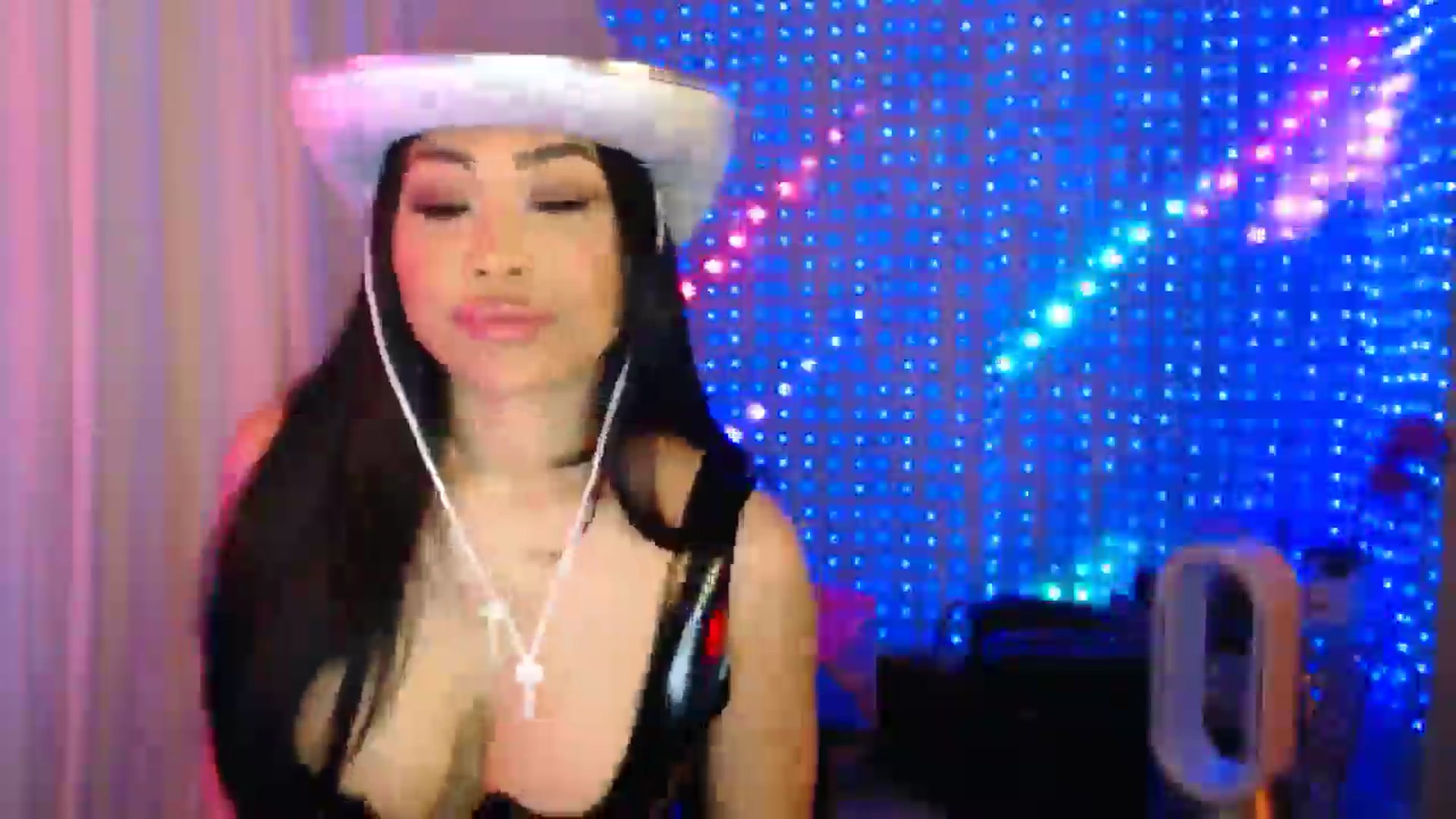 Gallery image thumbnail from SinCityVEE's myfreecams stream on, 09/07/2024, 06:59 image 16 of 20