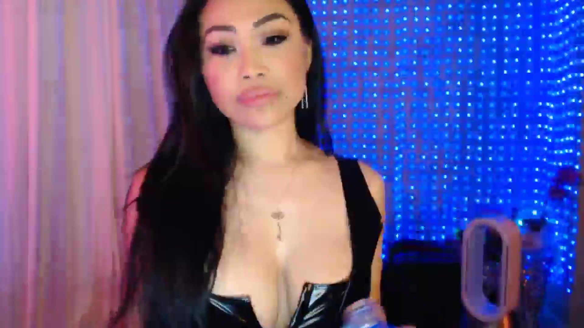 Gallery image thumbnail from SinCityVEE's myfreecams stream on, 09/07/2024, 06:59 image 2 of 20