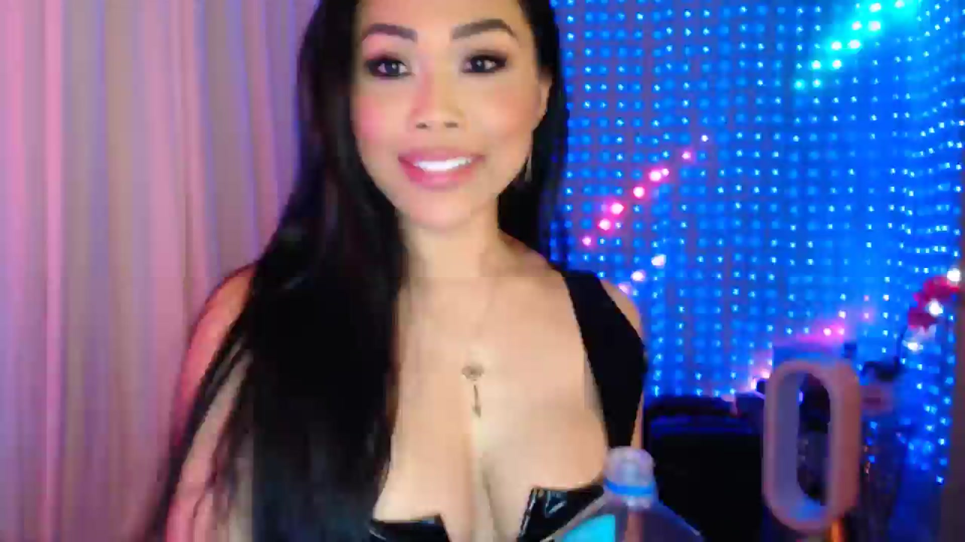 Gallery image thumbnail from SinCityVEE's myfreecams stream on, 09/07/2024, 06:59 image 1 of 20