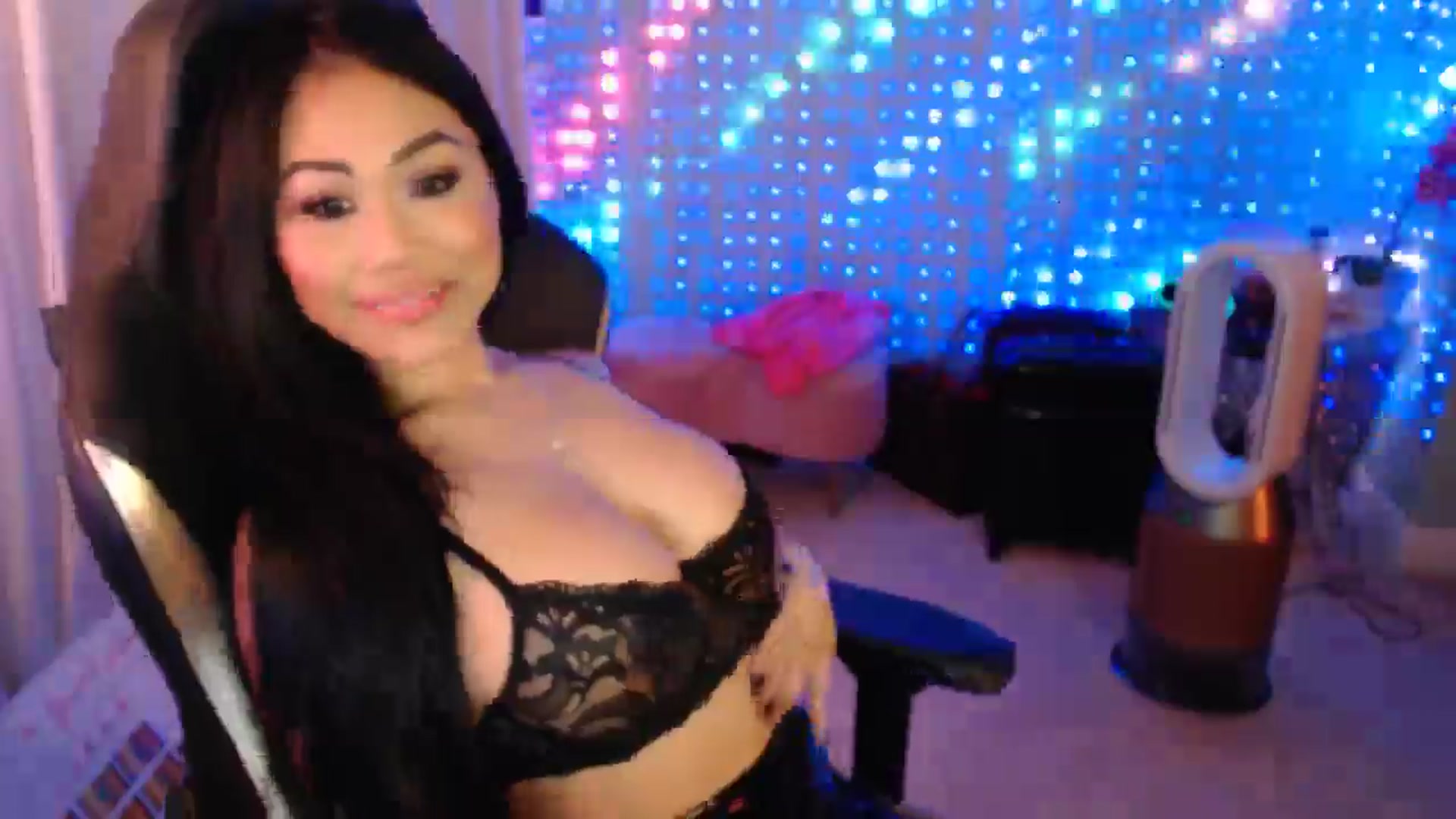 Gallery image thumbnail from SinCityVEE's myfreecams stream on, 09/07/2024, 09:19 image 2 of 20