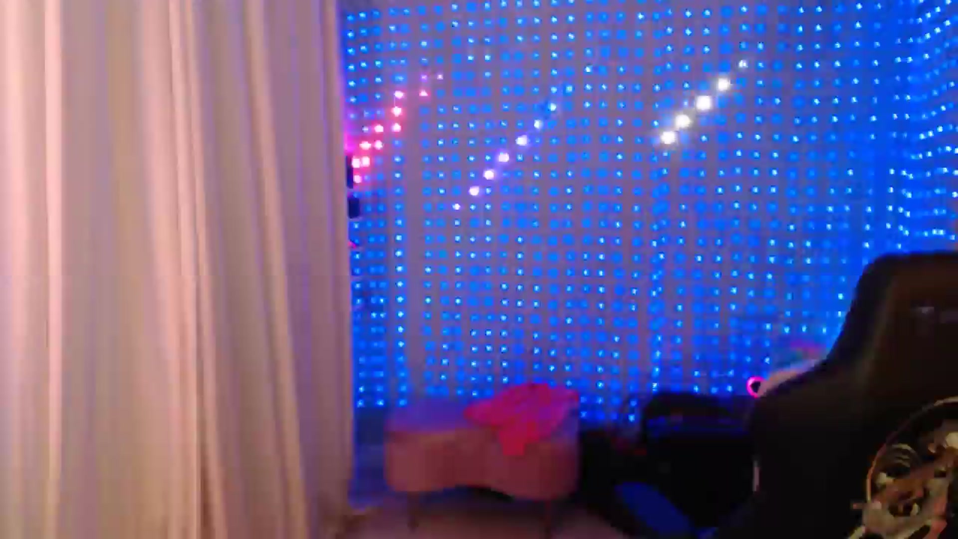 Gallery image thumbnail from SinCityVEE's myfreecams stream on, 09/07/2024, 09:19 image 14 of 20