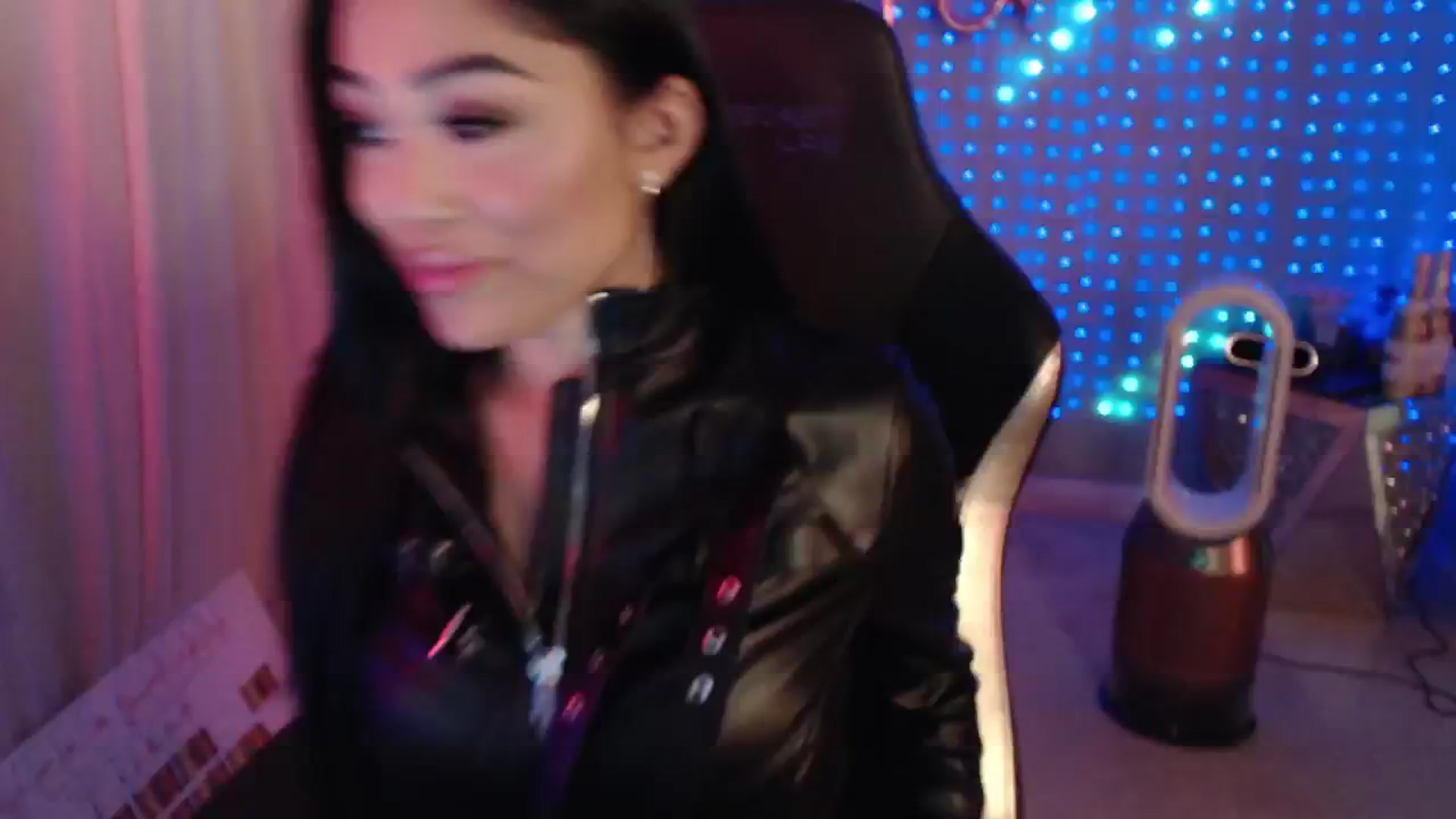Gallery image thumbnail from SinCityVEE's myfreecams stream on, 09/11/2024, 08:11 image 11 of 20