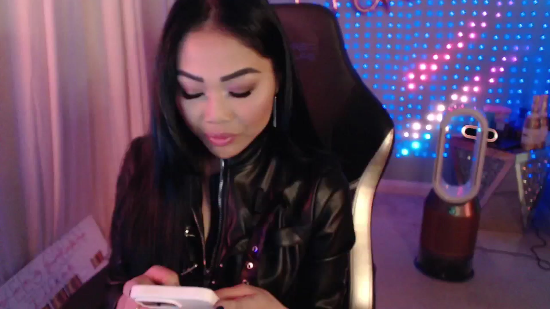 Gallery image thumbnail from SinCityVEE's myfreecams stream on, 09/11/2024, 08:11 image 10 of 20