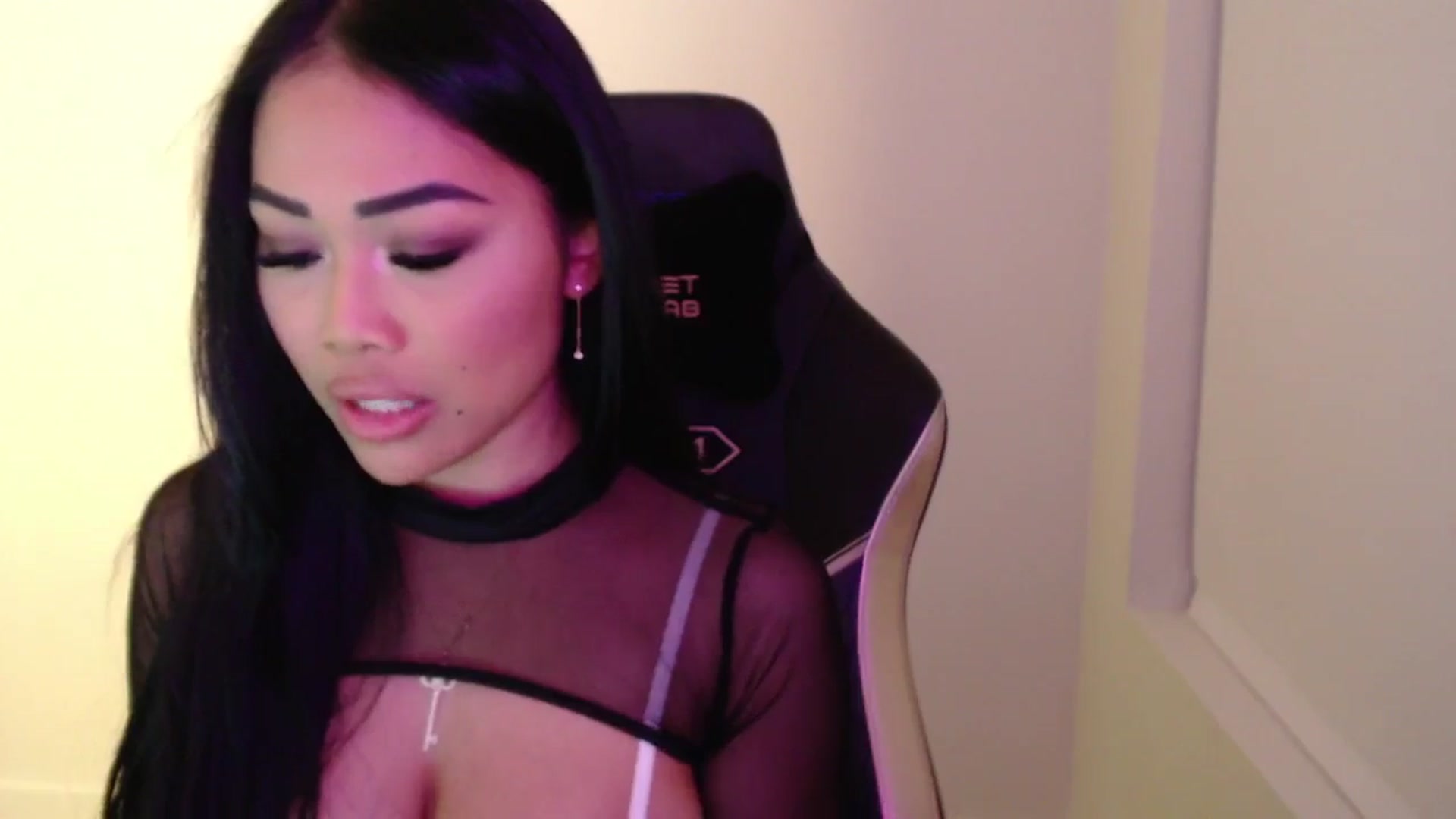 Gallery image thumbnail from SinCityVEE's myfreecams stream on, 09/14/2024, 09:19 image 15 of 20